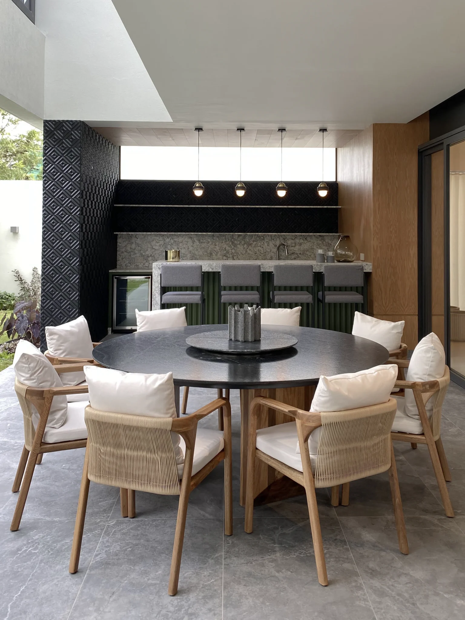 NAGA-Colgante-Marmol-Negro-Terraza-Puerta-Aqua-RPZD-2