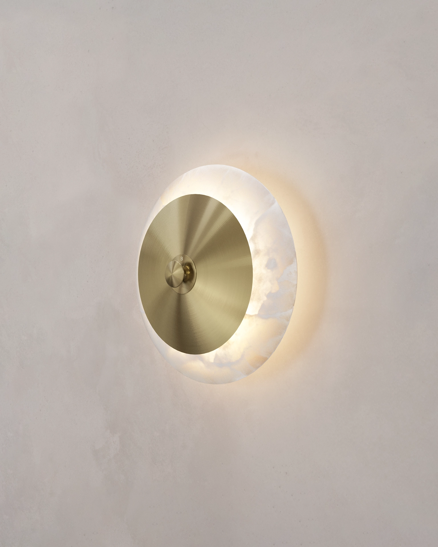 FASE luminaire with 25 brass buttresses designed by Bandido Studio