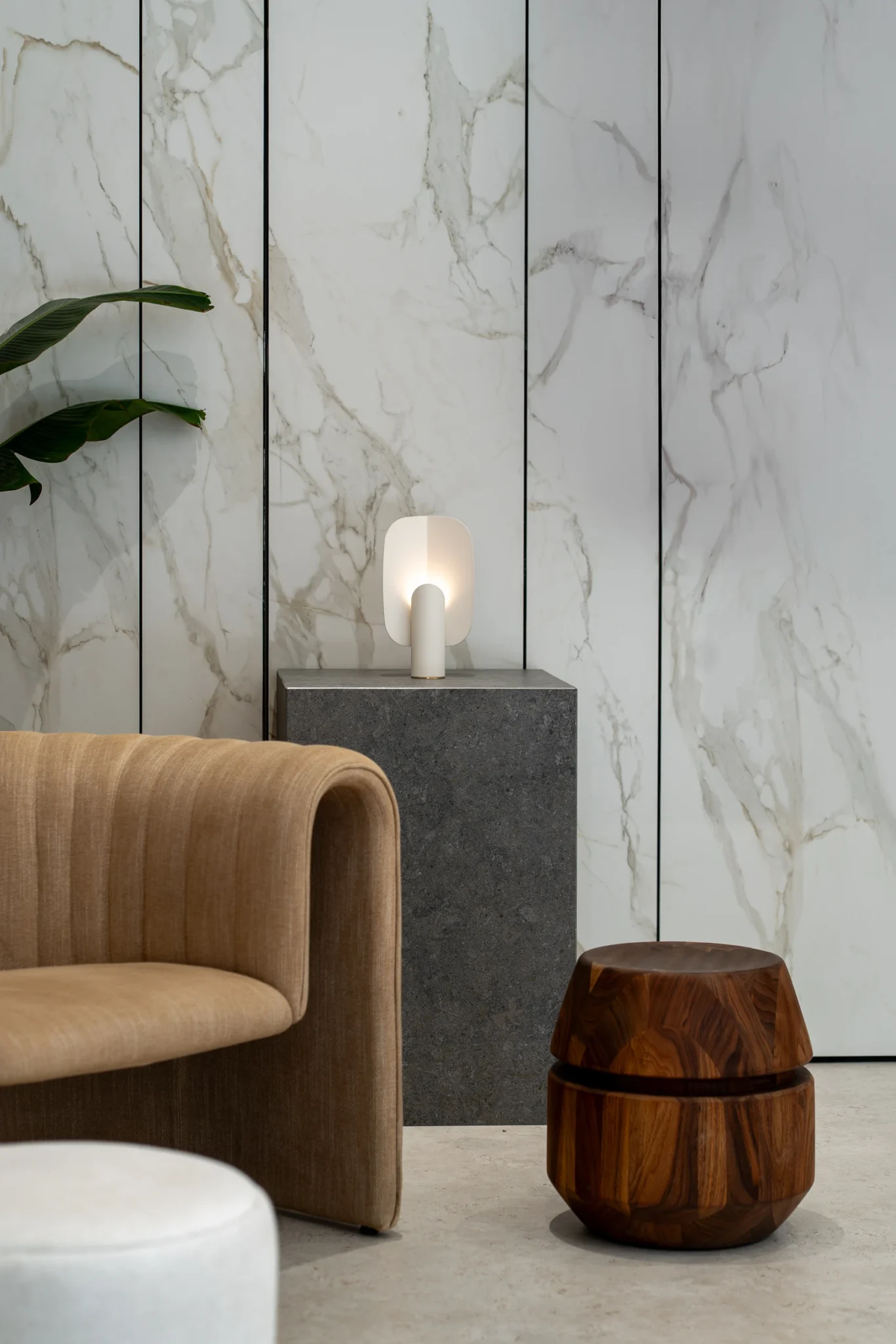 BO off-white touch panel table lamp designed by Bandido at Cosentino City CDMX Materia&Luz 2025